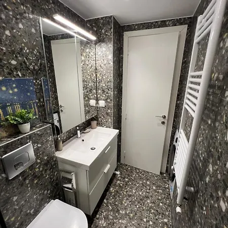 Chic Urban Escape By Thesbnb