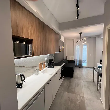 Chic Urban Escape By Thesbnb Thessalonique