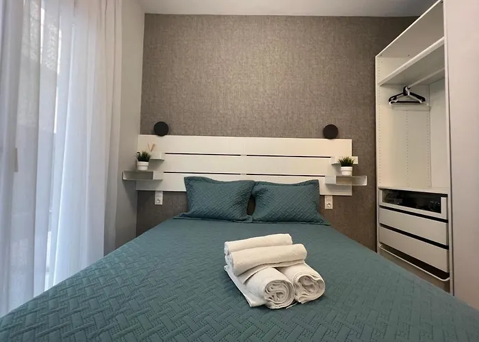 Chic Urban Escape By Thesbnb Daire *